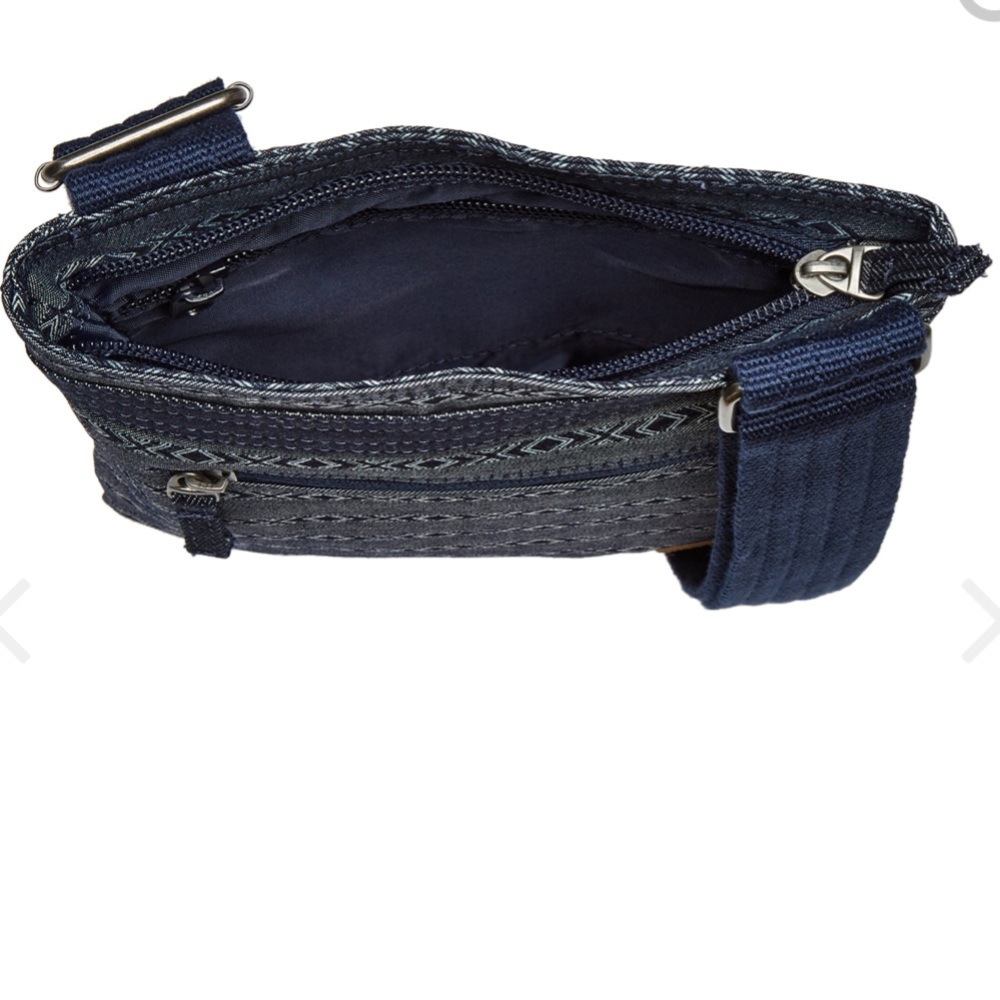 Dakine Canvas Dive Cross Body Bag NWT - Picture 6 of 10